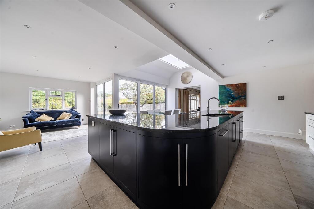 House in Guildford, East Horsley - View 5