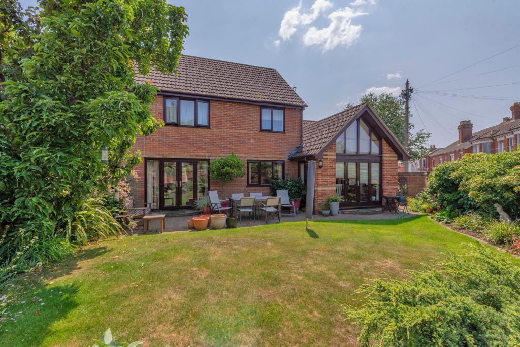 Main image of property: Lansdowne Road, Tonbridge, TN9