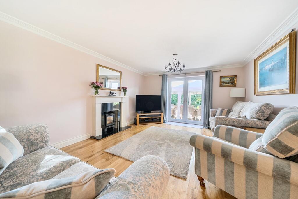 House in Woking, Surrey - View 2