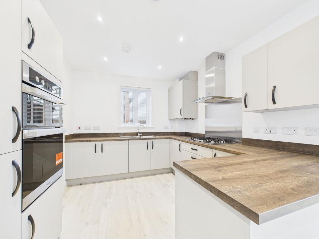 Banbury Drive, Hampton Water, PE7 photo 2