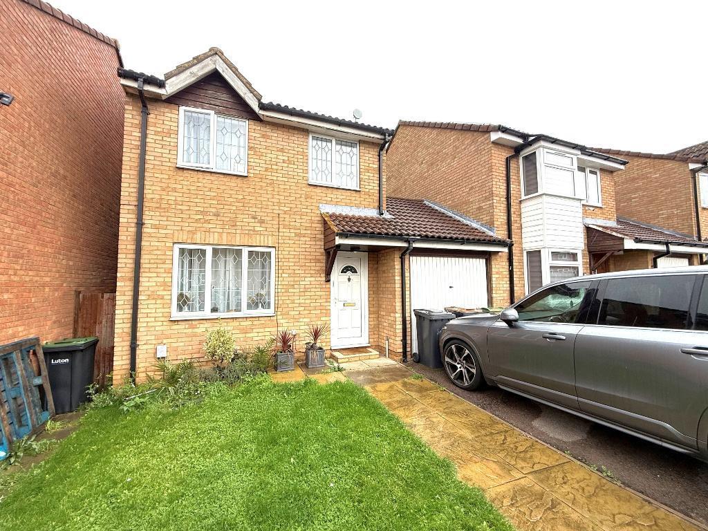 3-bed detached on Coltsfoot Green, Birds Estate, Luton, Bedfordshire, LU4 0XN, £320,000