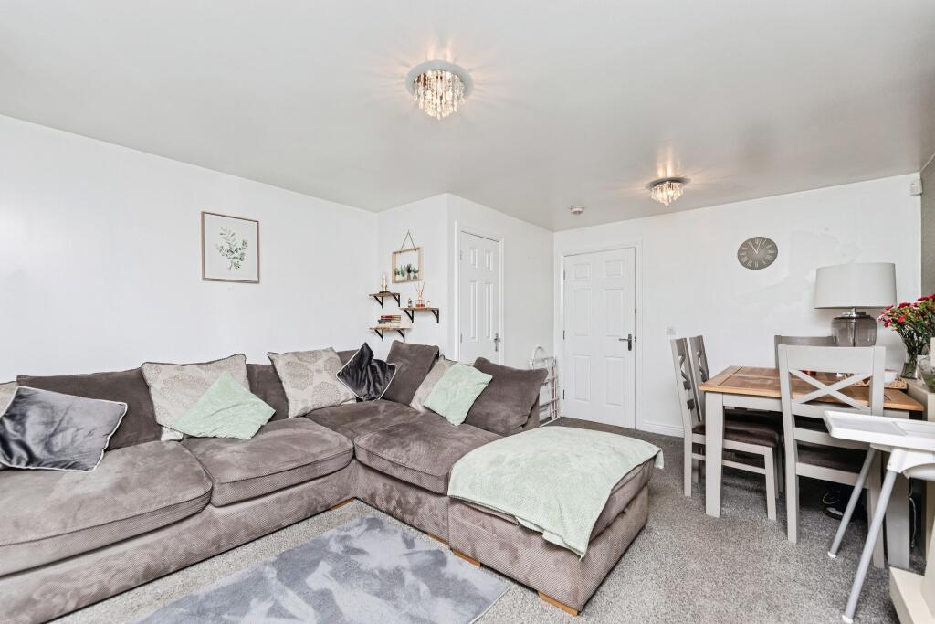 House in Barnsley, South Yorkshire - View 4