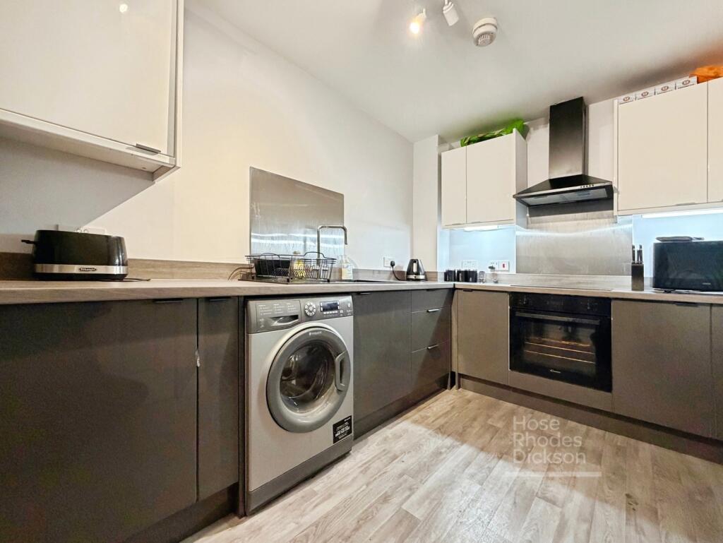 Apartment in Newport, Pan Meadows - View 4