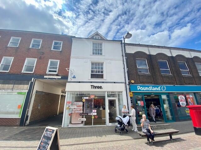 Main image of property: 80 Northbrook Street, Newbury, West Berkshire, RG14 1AE