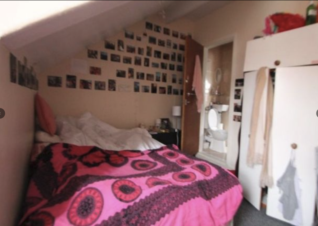 House in Leeds - View 2