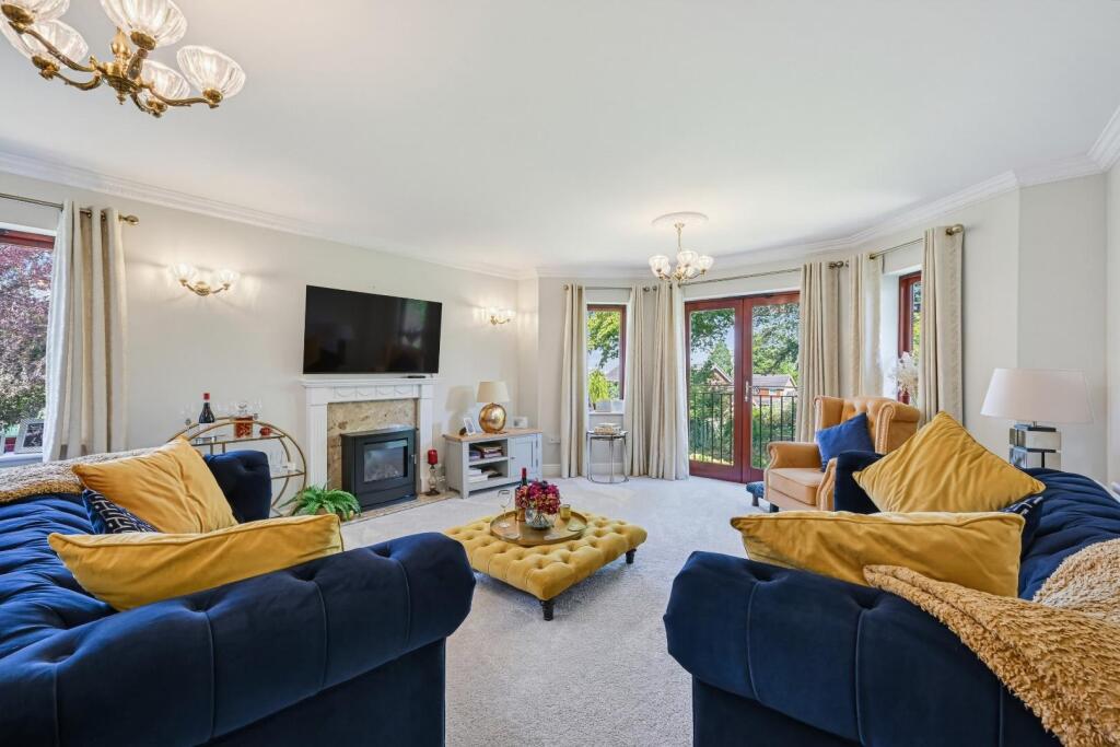 Apartment in Tadworth - View 2