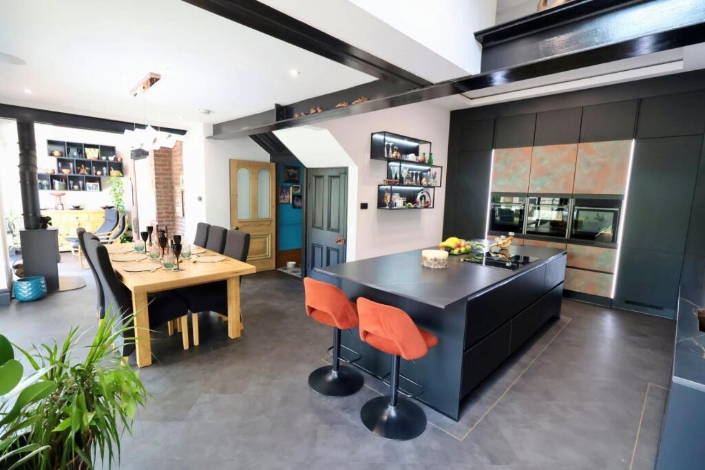 House in Salford, Greater Manchester - View 2