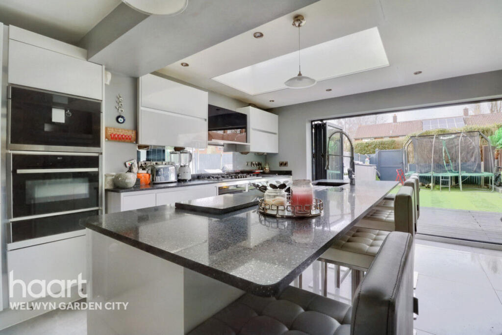 Additional image 11 of Ross Close, Hatfield