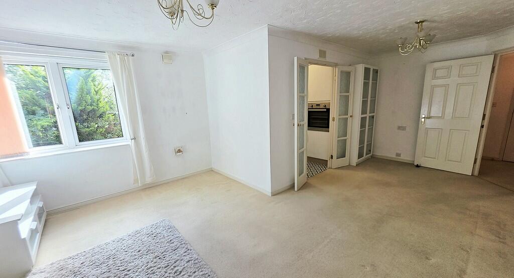 Apartment in Brackley, West Northamptonshire - View 2