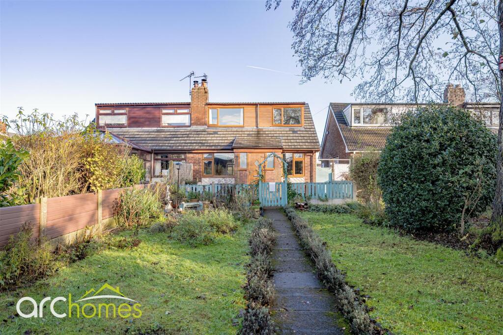 Main image of property: Gadbury Avenue, Atherton, Manchester