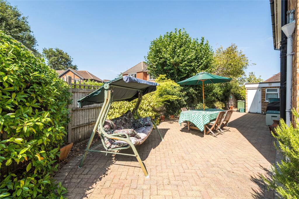 House in Guildford, Send - View 3