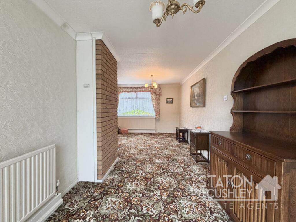 House in Bolsover, Shirebrook - More