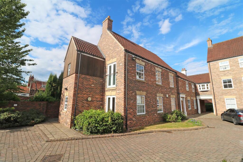 2-bed flat on The Old Market, Yarm, TS15 9TH, £165,000