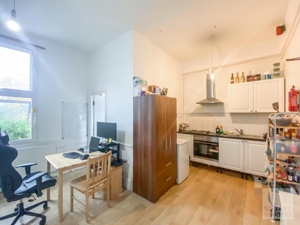 Apartment in London - View 2