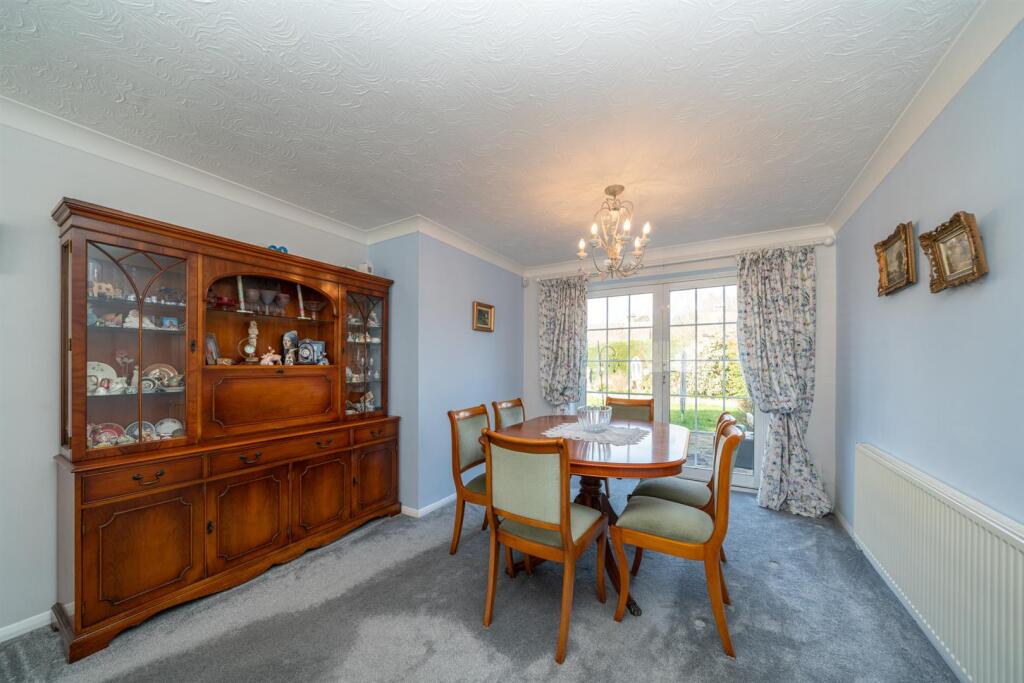 Breakspeare Road, Abbots Langley photo 5