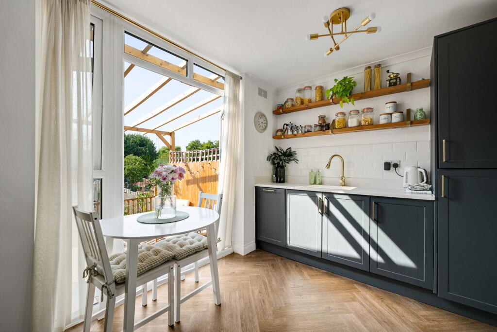 House in Dartford - View 5