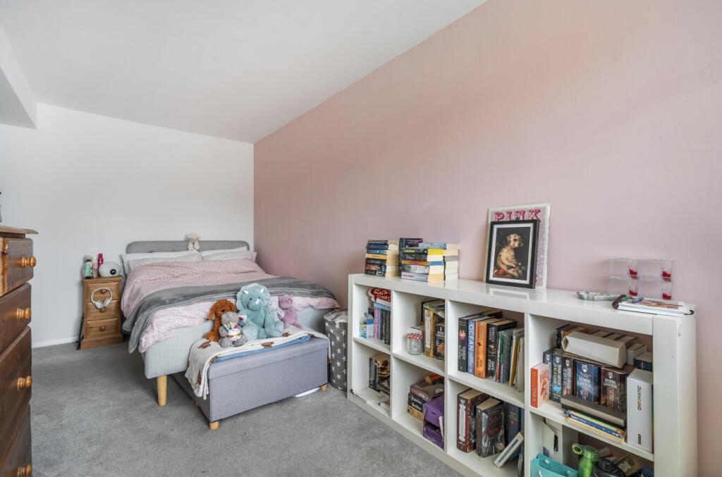 Apartment in Waverley, Haslemere - View 5