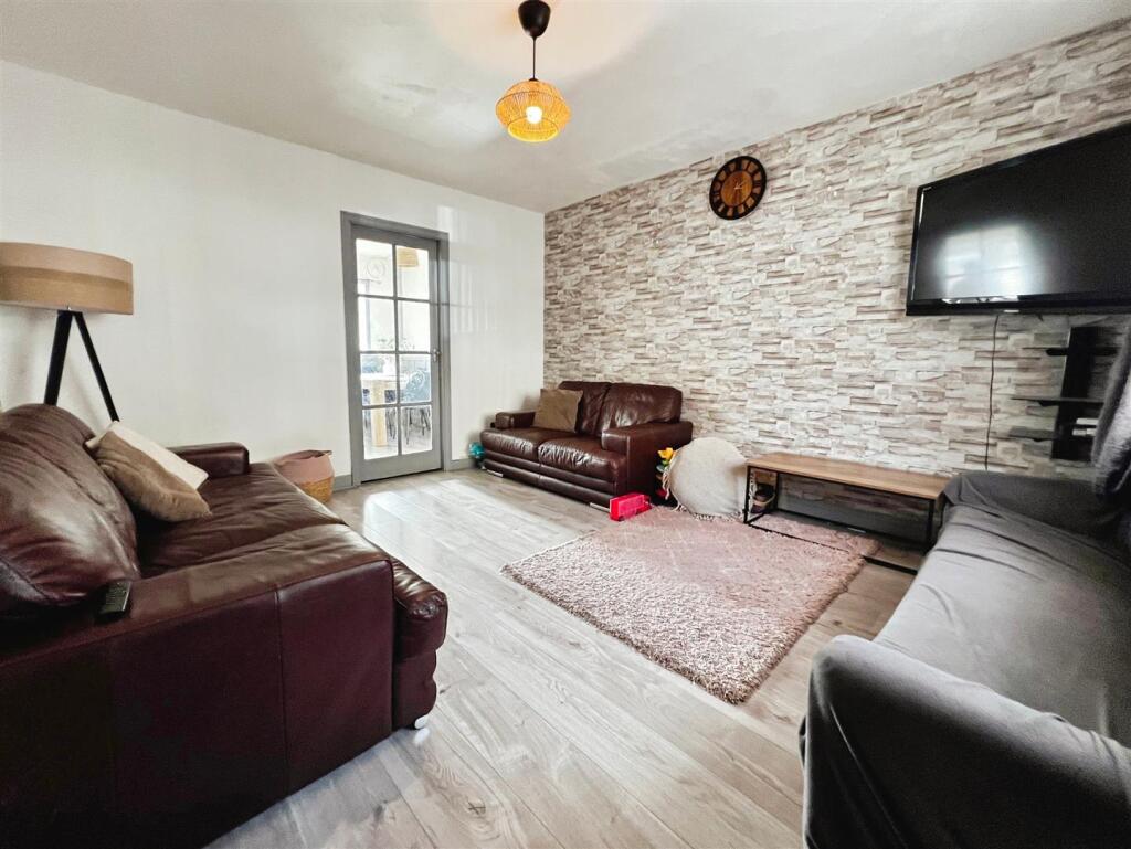 Botany Avenue, Bradford, BD2 1EU photo 3