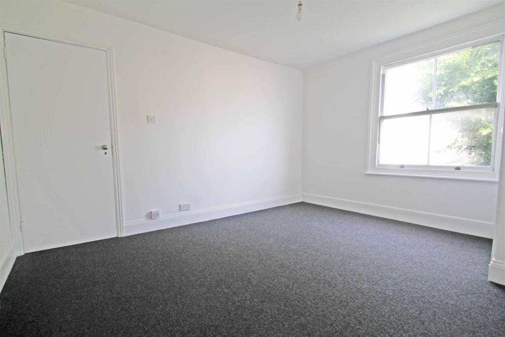 Apartment in Hove, Brighton and Hove - View 5