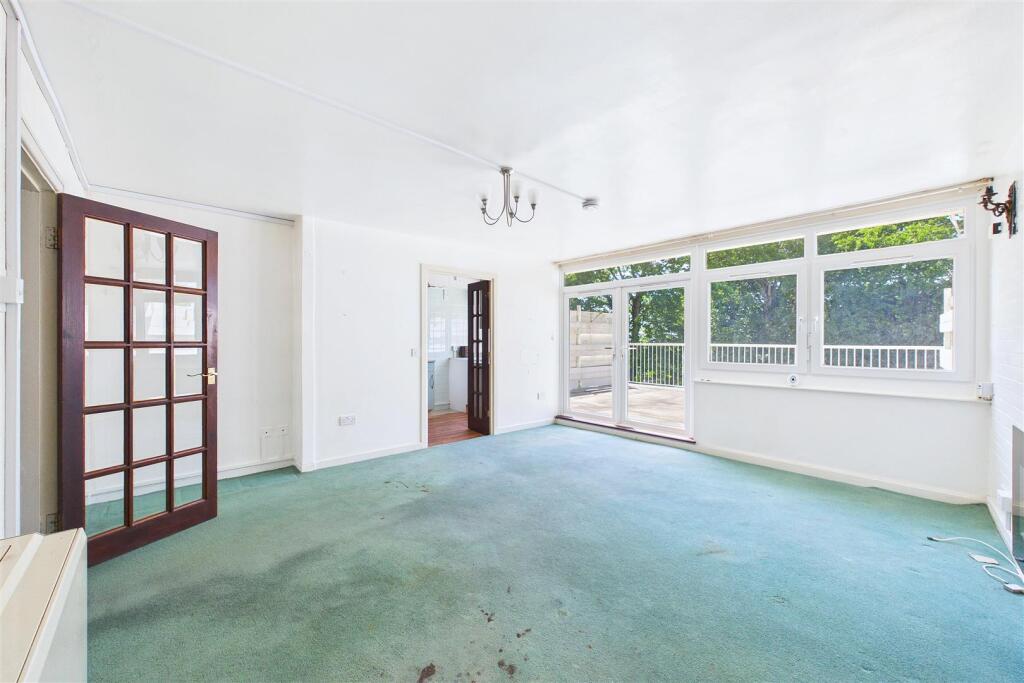 Apartment in Clevedon, Walton Park - View 3