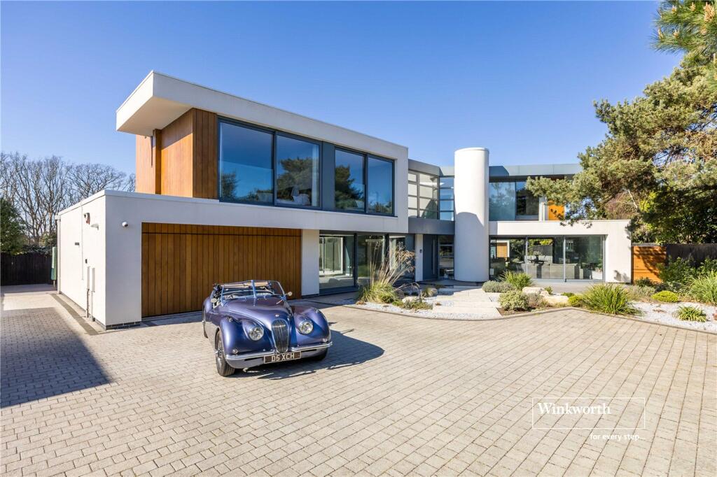 Main image of property: Avon Run Close, Friars Cliff, Christchurch, Dorset, BH23