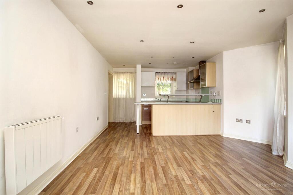 Apartment in Reading, Dee Park - View 5