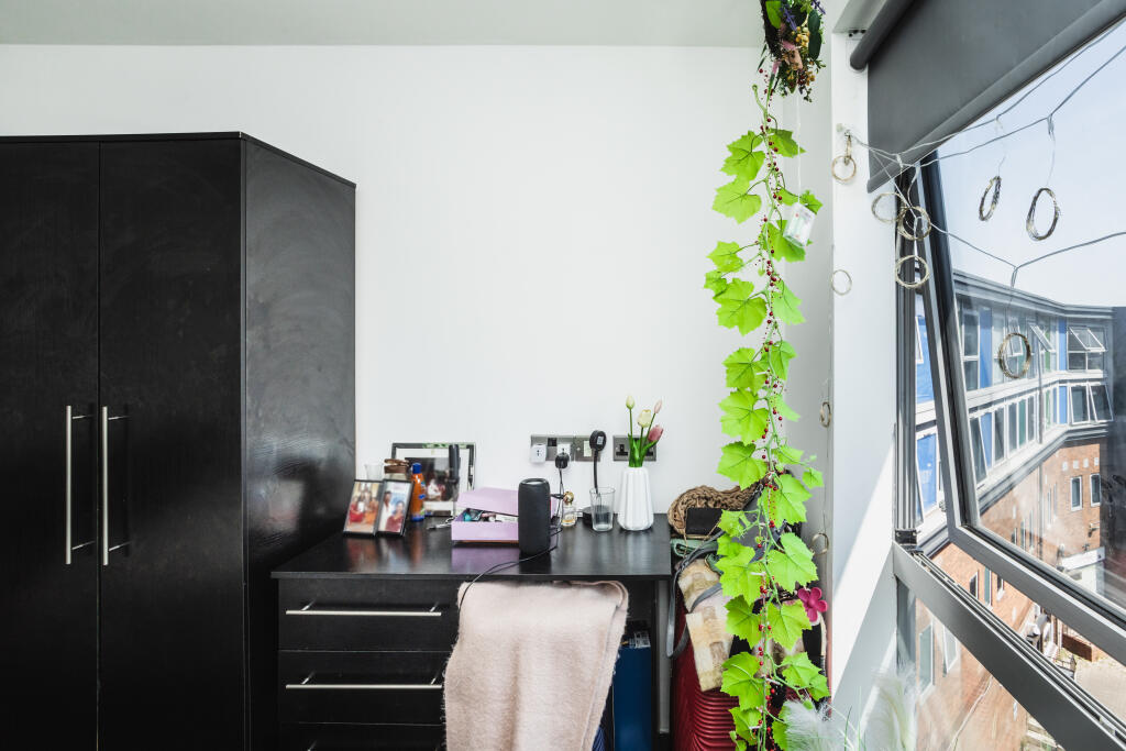 Apartment in Sheffield - View 4