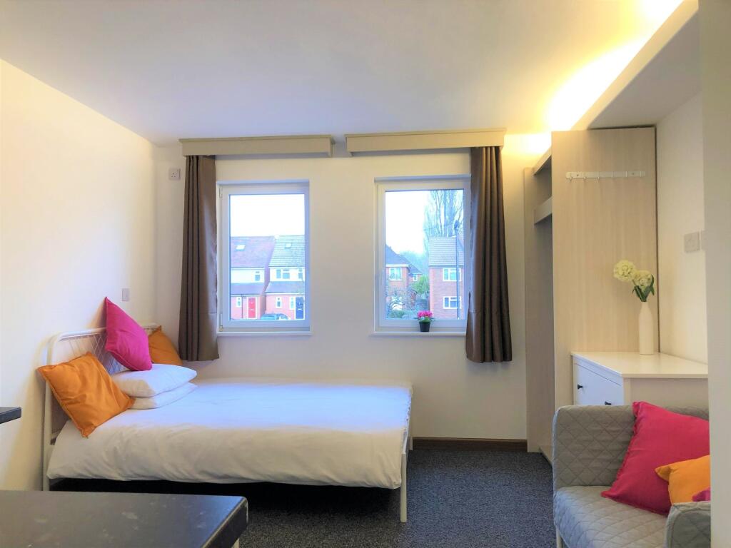 Studio flat for rent