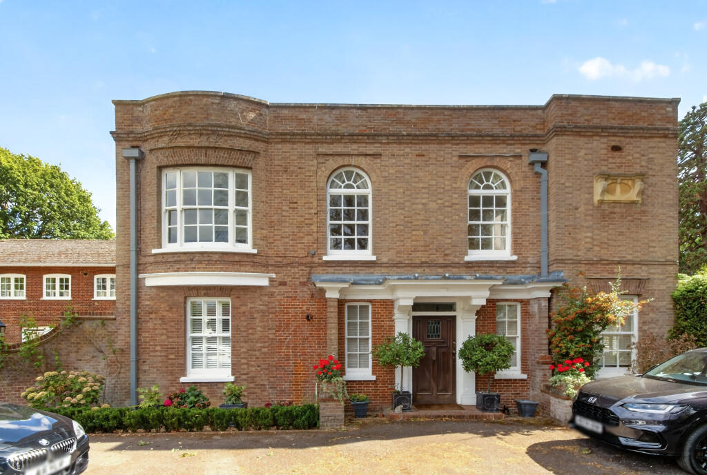 Main image of property: Frog Hall Drive, Wokingham, RG40