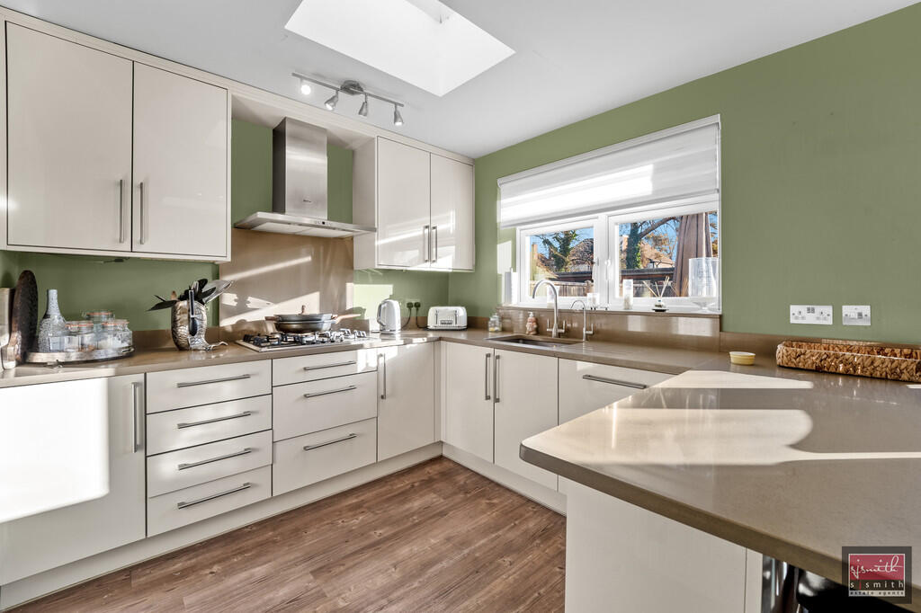 Meadway, Ashford – pohled 4