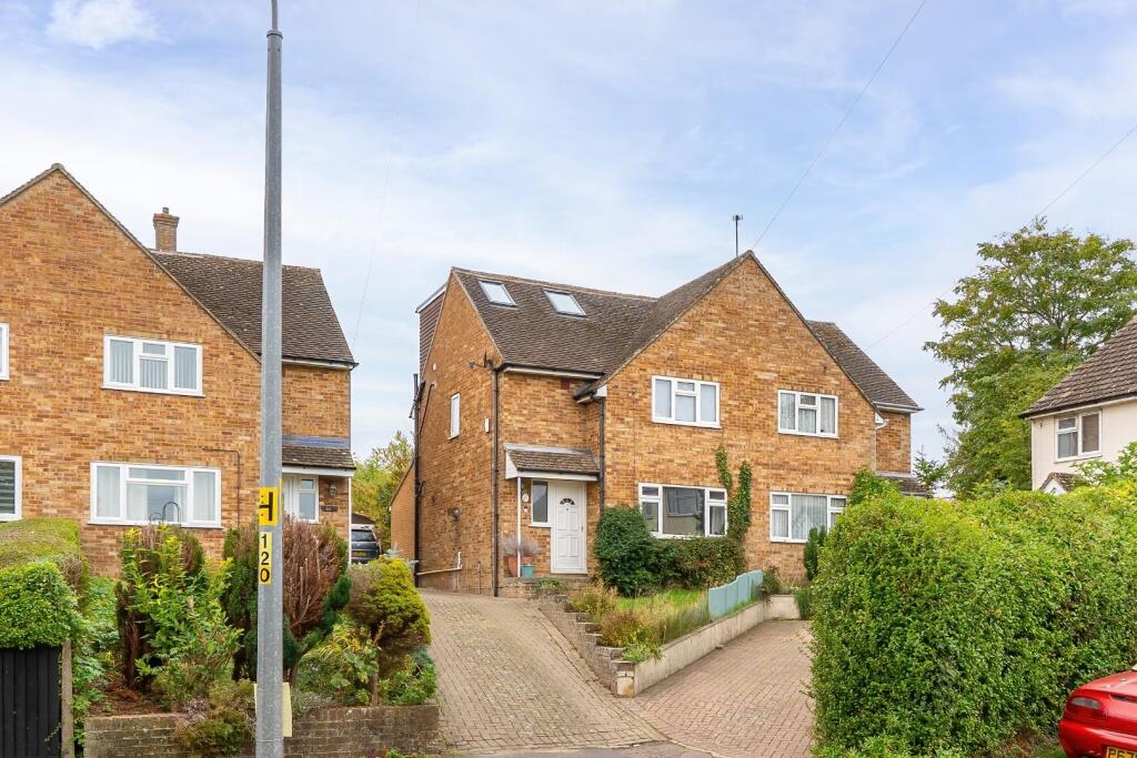 3-bed semi-detached on Sunnybank, Cheddington, £475,000