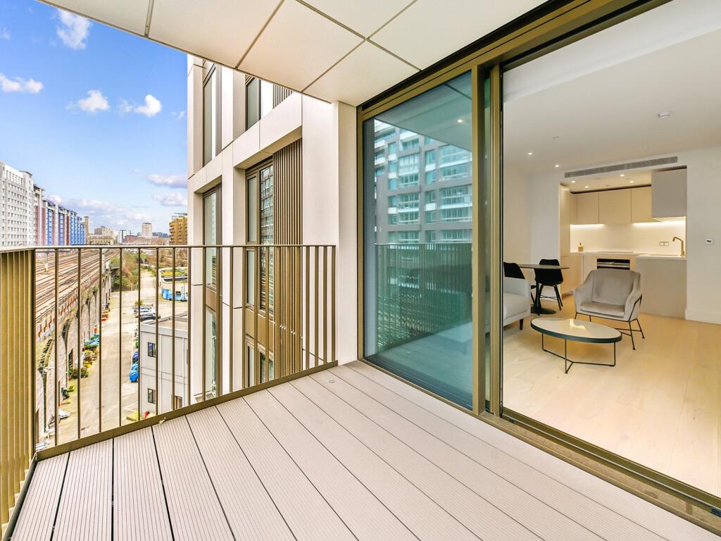 Apartment in London - More