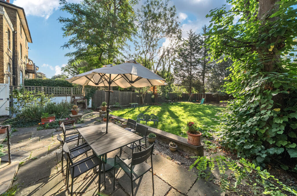 Shooters Hill Road, Blackheath, London, SE3 - Mehr