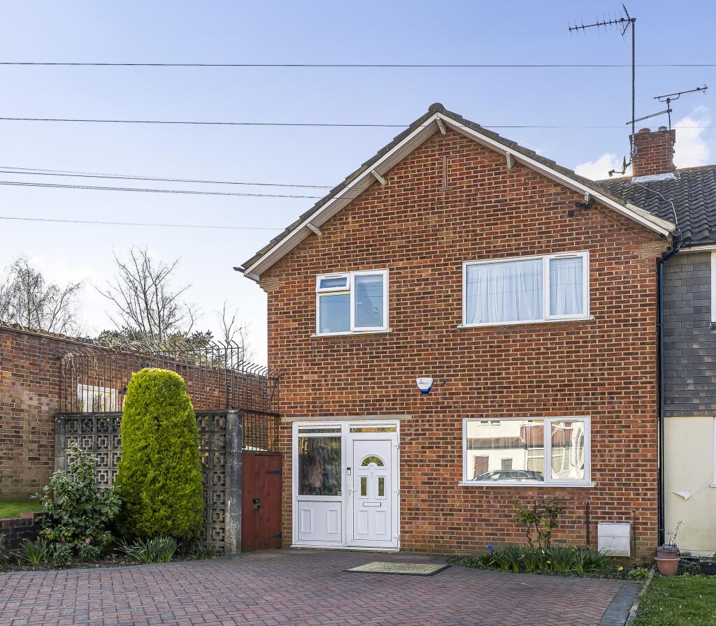 4-bed house on The Ridings, Alverstone Avenue, East Barnet, Barnet, Greater London, EN4, £675,000