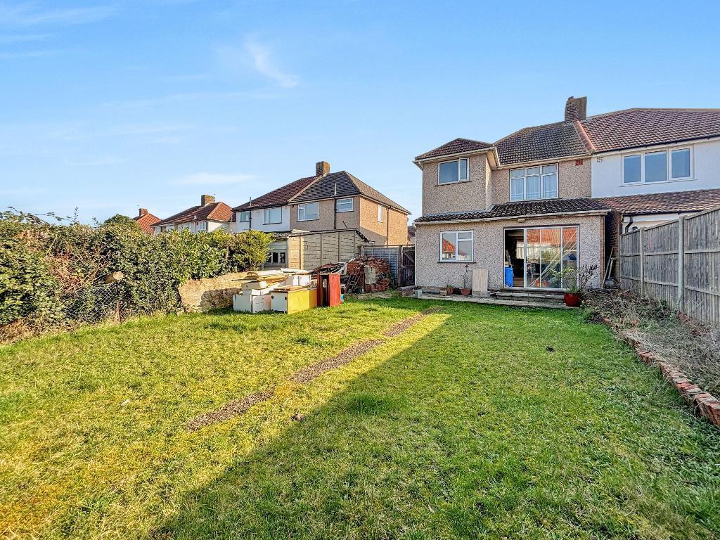 Shaxton Crescent, New Addington, Croydon, CR0 0NW photo 2