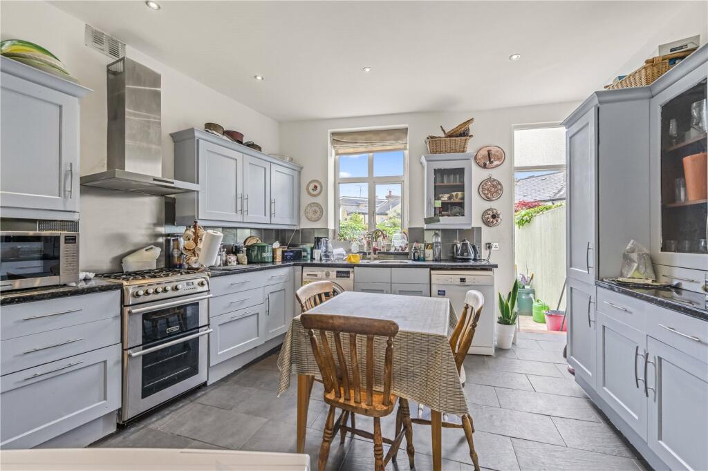 House in London - View 5