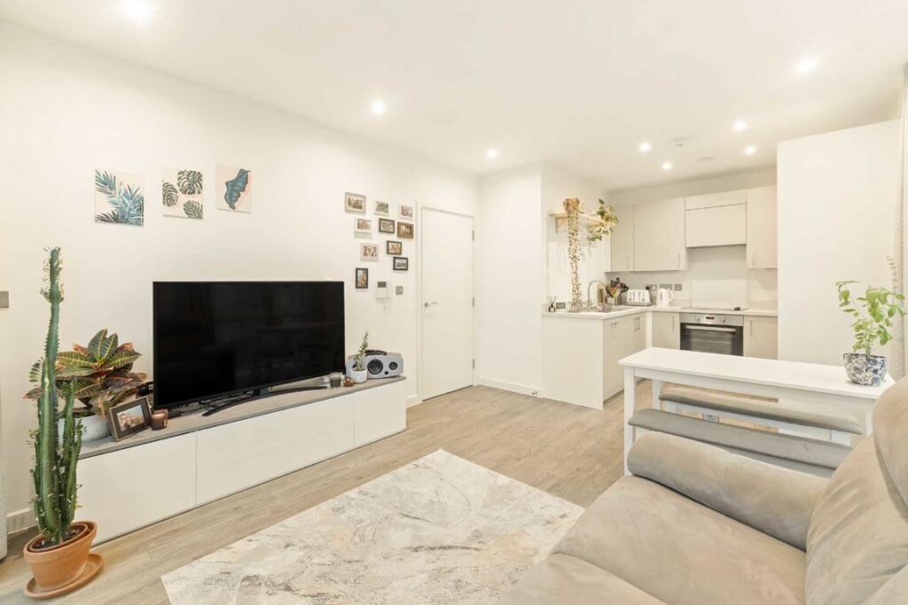 Medawar Drive, Finchley photo 2