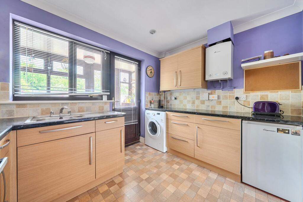 Castle Lane, Wilton, SP2 photo 5
