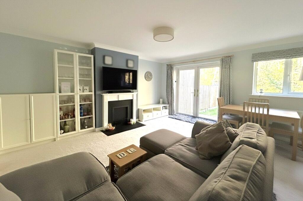 Nursery Close, Hook, Hampshire, RG27 photo 4