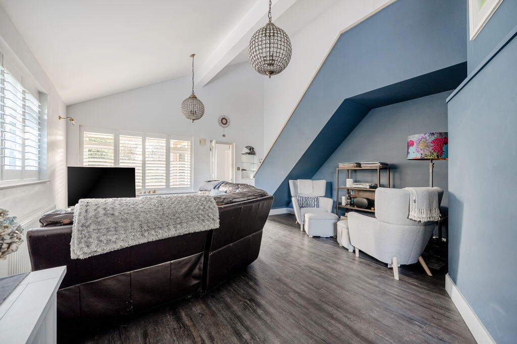House in Slough, Great Marlow - View 4
