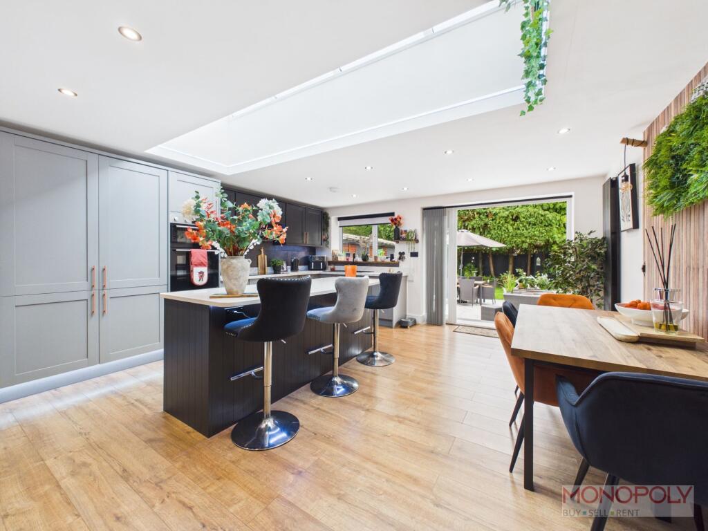 House in Wrexham, Maesydre, Acton - View 4