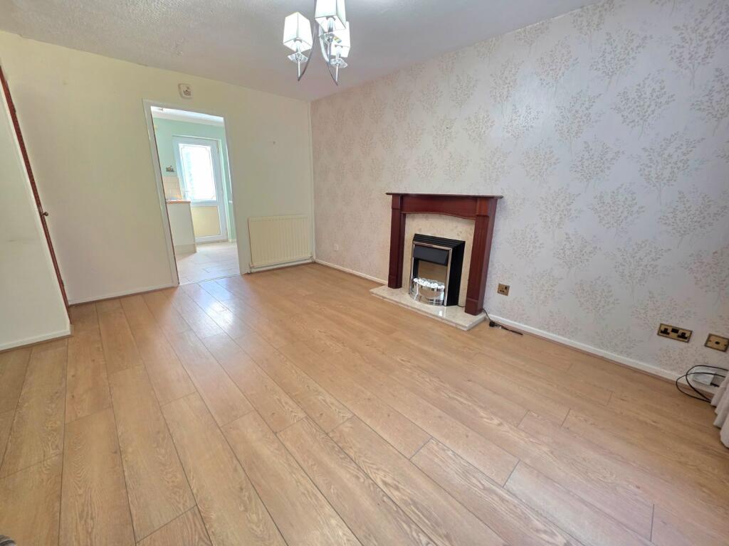 Sealand Drive, Bedworth, Warwickshire, CV12 photo 2