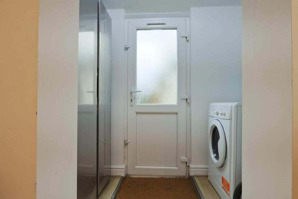 3 bedroom semi-detached house for rent