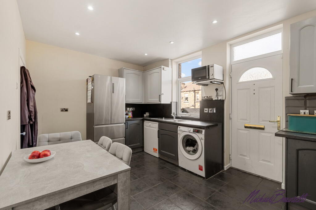 Additional image 6 of South View, Greengates, Bradford, BD10 0QX