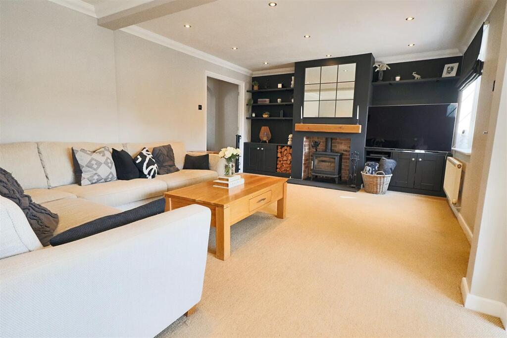 Paddock Wood Close, Carlton Colville, Lowestoft photo 4