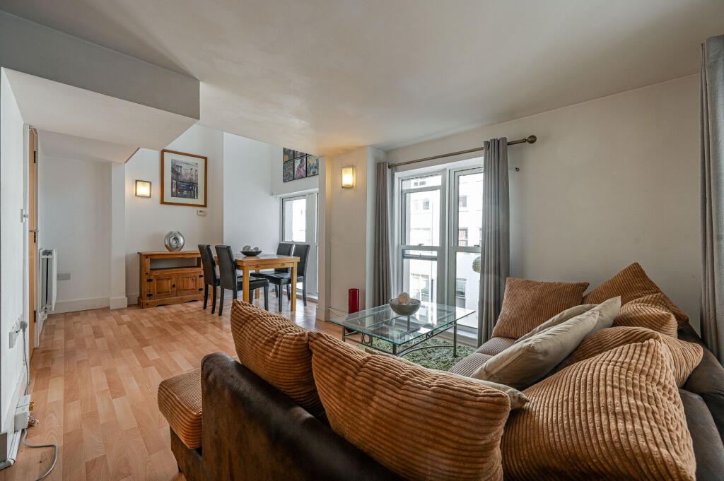 Apartment in London - View 5