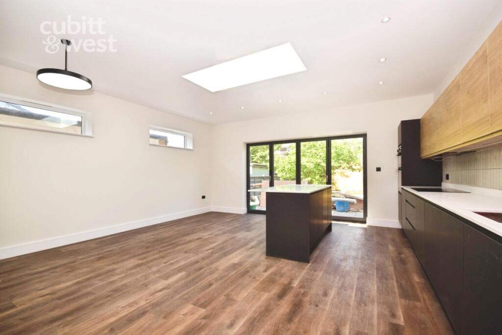 House in Peacehaven - View 2