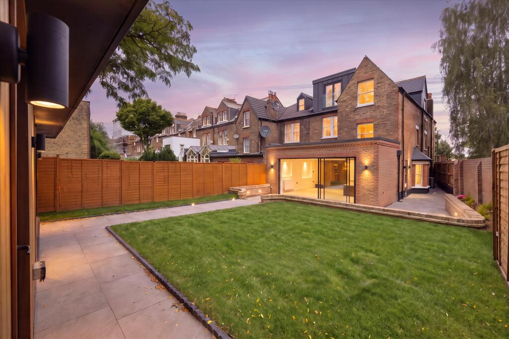 House in London, Clapham - More