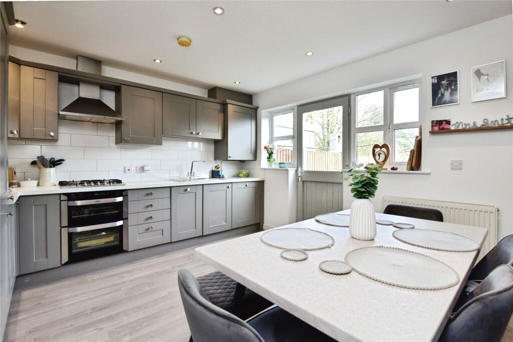 Blenheim Park, Sandbach, Cheshire, CW11 photo 3