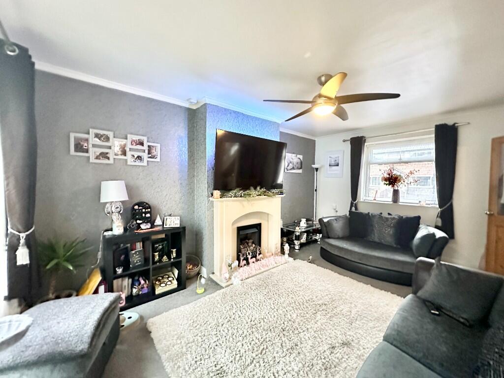 Paignton Drive, Sale, Greater Manchester, M33 photo 3
